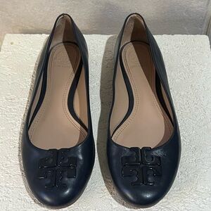 TORY BURCH leather ladies navy blue logo ballet flats sz 6.5 S/N